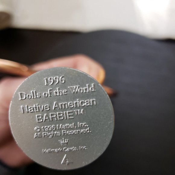 Hallmark Native American Barbie Dolls of the World - Picture 6 of 6